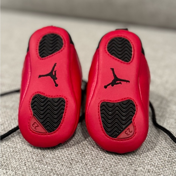 Jordan Baby Crib Shoes - Picture 4 of 8